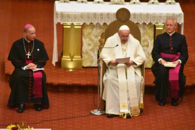 Papa Francis, Kanada 'nın Quebec kentindeki Quebec Bazilika Katedrali' nde ayine ev sahipliği yapıyor. 28 Temmuz 2022, Quebec, Kanada: Papa Francis, Notre-Dame de Quebec Bazilika-Katedrali 'nde yaptığı ayinde yaptığı konuşmada sıcak karşılandı. 