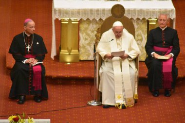 Papa Francis, Kanada 'nın Quebec kentindeki Quebec Bazilika Katedrali' nde ayine ev sahipliği yapıyor. 28 Temmuz 2022, Quebec, Kanada: Papa Francis, Notre-Dame de Quebec Bazilika-Katedrali 'nde yaptığı ayinde yaptığı konuşmada sıcak karşılandı. 