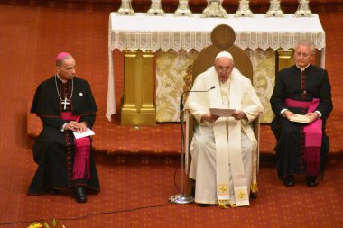 Papa Francis, Kanada 'nın Quebec kentindeki Quebec Bazilika Katedrali' nde ayine ev sahipliği yapıyor. 28 Temmuz 2022, Quebec, Kanada: Papa Francis, Notre-Dame de Quebec Bazilika-Katedrali 'nde yaptığı ayinde yaptığı konuşmada sıcak karşılandı. 