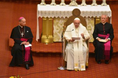 Papa Francis, Kanada 'nın Quebec kentindeki Quebec Bazilika Katedrali' nde ayine ev sahipliği yapıyor. 28 Temmuz 2022, Quebec, Kanada: Papa Francis, Notre-Dame de Quebec Bazilika-Katedrali 'nde yaptığı ayinde yaptığı konuşmada sıcak karşılandı. 