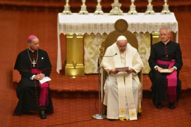 Papa Francis, Kanada 'nın Quebec kentindeki Quebec Bazilika Katedrali' nde ayine ev sahipliği yapıyor. 28 Temmuz 2022, Quebec, Kanada: Papa Francis, Notre-Dame de Quebec Bazilika-Katedrali 'nde yaptığı ayinde yaptığı konuşmada sıcak karşılandı. 