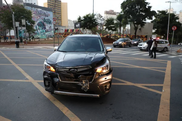 Car Four Passengers Overturns Maria Paula Street Sao Paulo July — Foto de Stock