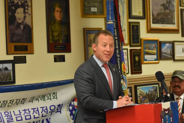 Congressman Bill Pascrell Congressman Josh Gottheimer Hold Event Veterans Fort — Stockfoto