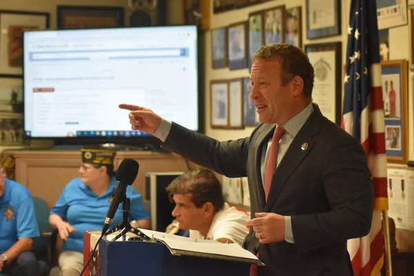 Congressman Bill Pascrell Congressman Josh Gottheimer Hold Event Veterans Fort — Stockfoto