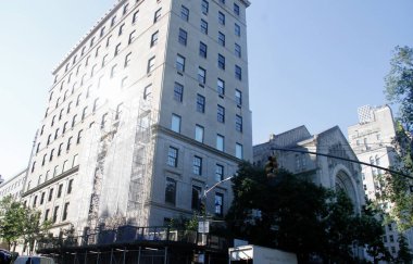 Billionaire Julia Koch bought late Microsoft Paul Allens 2 apartments in Manhattan for $101 million. August 03, 2022, New York, USA: The 60 years old billionaire Julia Koch, has bought two apartments in Manhattan for $101 million 