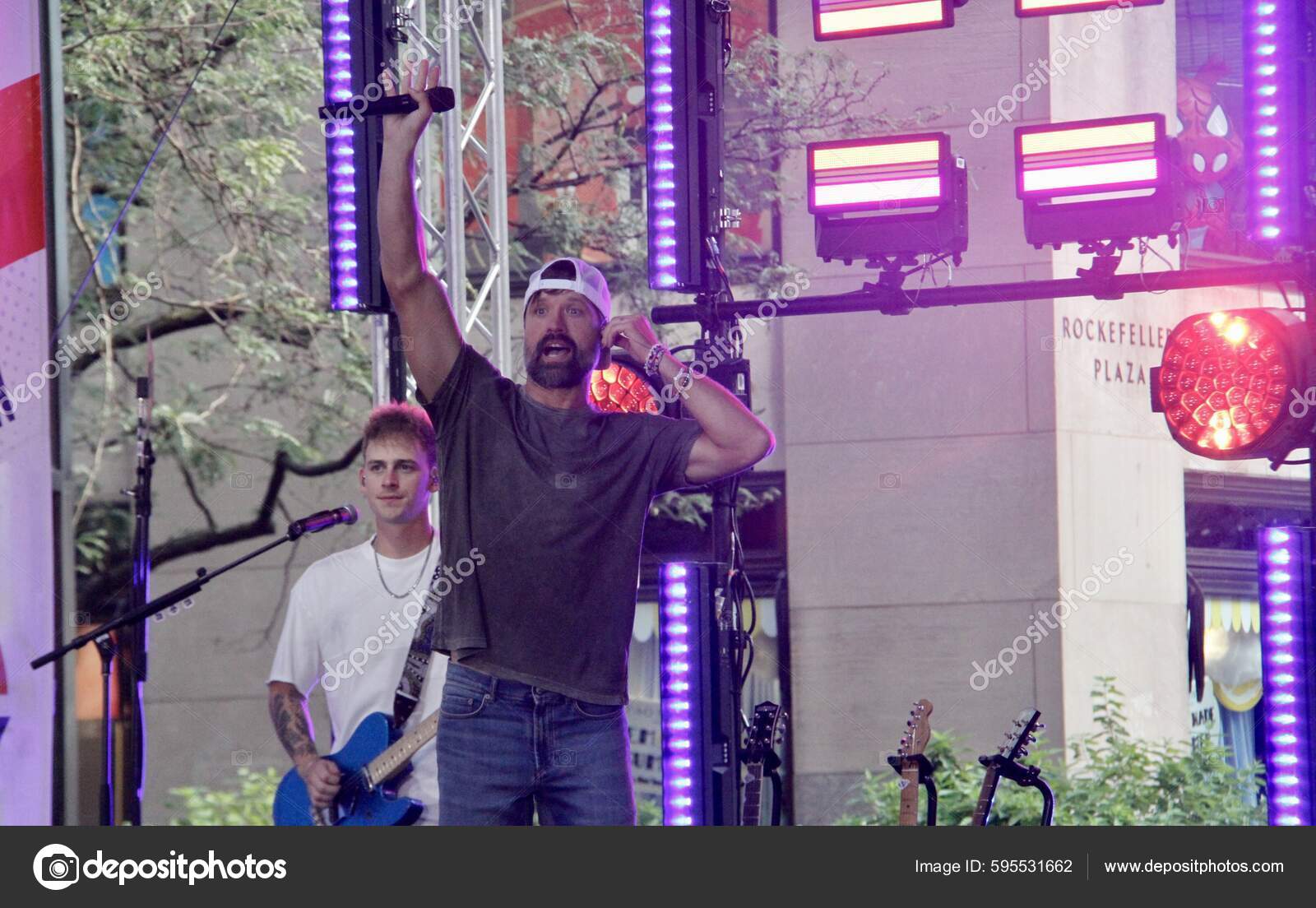 Уокер Хейз Выступает Прямом Эфире Nbc Today Citi Summer Concert.