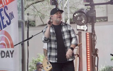 MercyMes Bart Millard Performing with Walker Hayes at NBC Todays Citi Summer Concert Series at Rockefeller Plaza. August 05, 2022, New York, USA: American pop country singer and song writer Walker Hayes