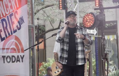 MercyMes Bart Millard Performing with Walker Hayes at NBC Todays Citi Summer Concert Series at Rockefeller Plaza. August 05, 2022, New York, USA: American pop country singer and song writer Walker Hayes