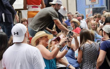 Walker Hayes performs live at NBC Todays Citi Summer Concert Series at Rockefeller Plaza. August 05, 2022, New York, USA: American pop country singer  and song writer Walker Hayes is performing live 
