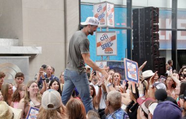 Walker Hayes performs live at NBC Todays Citi Summer Concert Series at Rockefeller Plaza. August 05, 2022, New York, USA: American pop country singer  and song writer Walker Hayes is performing live 