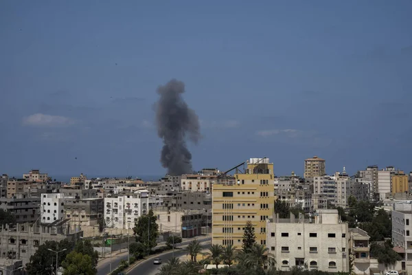 Ισραηλινές Δυνάμεις Βομβαρδίζουν Λωρίδα Της Γάζας Αυγούστου 2022 Γάζα Παλαιστίνη — Φωτογραφία Αρχείου