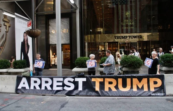 New Protest Donald Trump Trump Tower Fbi Raided His Mar — Stok Foto