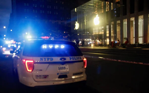 Gun Shots Apple Store 5Th Avenue Nyc August 2022 New — 图库照片