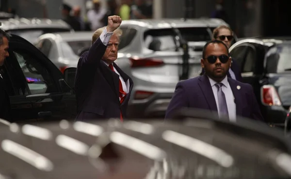 Former President Donald Trump Leaves Trump Tower New York August — ストック写真