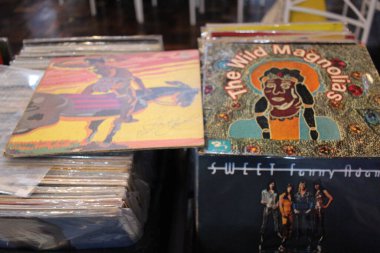 Public movement during the 3rd Edition of Vinil Fest Curitiba. August 13, 2022, Curitiba, Parana, Brazil: Movement during the 3rd edition of Vinil Fest Curitiba Vinil, which has several exhibitors offering a huge variety for all musical tastes