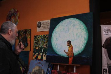 Public movement during the 3rd Edition of Vinil Fest Curitiba. August 13, 2022, Curitiba, Parana, Brazil: Movement during the 3rd edition of Vinil Fest Curitiba Vinil, which has several exhibitors offering a huge variety for all musical tastes