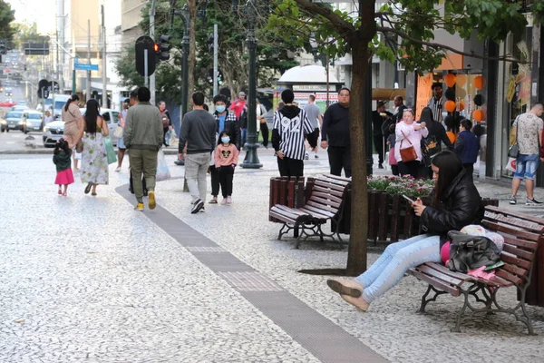 Movement in Commerce in Curitiba on the eve of Father's Day. August 13, 2022, Curitiba, Parana, Brazil: Movement of consumers in commerce in downtown Curitiba, on Saturday (13), eve of Father's Day. 