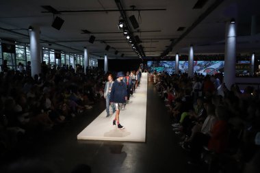 (INT) Reserva parade during Arezzo&Co fashion event. August 17, 2022, Sao Paulo, Brazil: Reserva fashion show, with the presence of model Raica Oliveira, during the Arezzo&Co fashion event, a group that brings together brands at the Bienal Ibirapuera