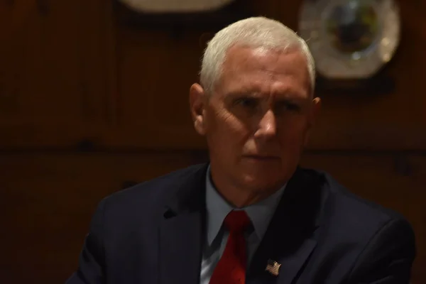 Former Vice President Mike Pence Law Enforcement Roundtable Meredith New — Stock Fotó