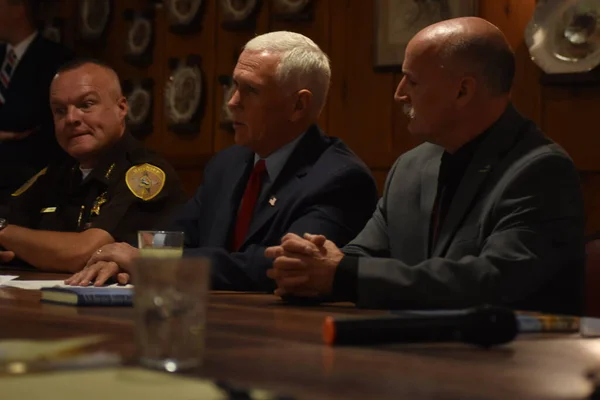 Former Vice President Mike Pence Law Enforcement Roundtable Meredith New — Stockfoto