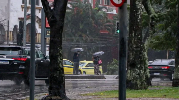 Weather: Arrival of the Cold Front in Rio de Janeiro. August 19, 2022, Rio de Janeiro, Brazil: Cold and rainy day in Rio de Janeiro due to the arrival of a cold front to the state, on Friday (19)