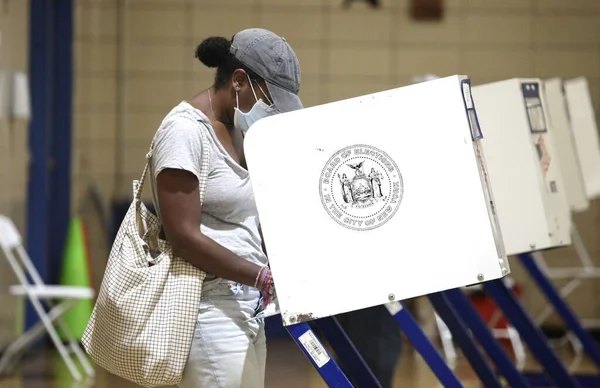 Congressional State Senate Primary Election Day New York August 2022 — Stockfoto