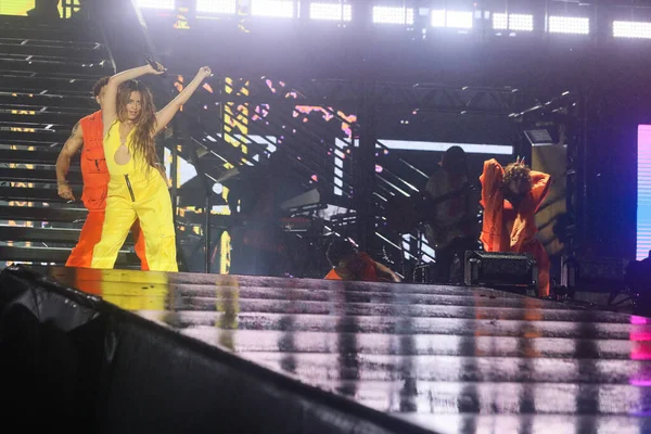Sängerin Camila Cabello Bei Einem Konzert Auf Der Weltbühne Beim — Stockfoto