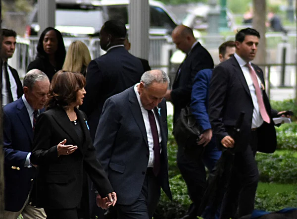 Vicepresident Kamala Harris Och Doug Emhoff Närvarade Vid September Ceremonin — Stockfoto