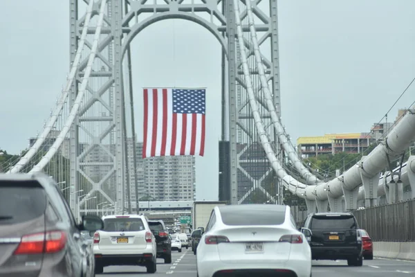 Amerikansk Flagga Hängde George Washington Bridge För Att Minnas Terroristattackerna — Stockfoto