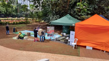 (Sao Paulo 'daki Augusta Park' ta sürdürülebilir Kalkınma Hedefleri kamyonu. 17 Eylül 2022, Sao Paulo, Brezilya: 27 Ağustos 'tan 12 Şubat 2023 tarihine kadar 13 şehirden geçen SDG' leri tanıyan Kamyon (Sürdürülebilir Kalkınma Hedefleri) 
