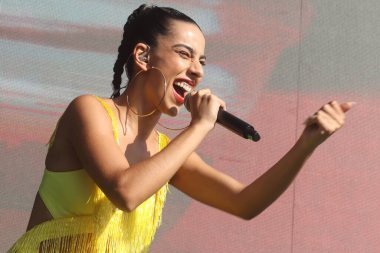 Brezilyalı şarkıcı Marina Sena, Sao Paulo 'daki Coala Festivali' nde sahne aldı. 18 Eylül 2022, Sao Paulo, Brezilya: Brezilyalı şarkıcı Marina Sena, 18 Pazar günü Sao Paulo 'da Latin Amerika Anıtı' nda düzenlenen Coala Festivali 2022 'de sahne aldı.). 