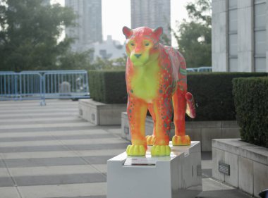 (Jagua Parade ve New York 'taki Birleşmiş Milletler' de Öğrenmeme izin ver. 20 Eylül 2022, New York, ABD: Jagua Parade, Sophie Reitermann 'ın fon toplama amaçlı bir açık hava sergisi 