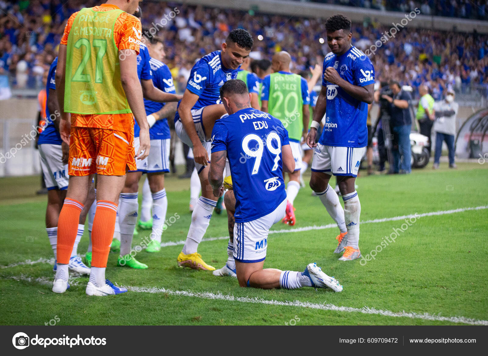 巴西足球锦标赛Brazilian Sfootball Championship 第二赛区Cruzeiro对Vasco Gama  2022年9月21日巴西米纳斯吉拉斯州Belo Horizonte —— 库存社论照片© thenews2.com #609709472