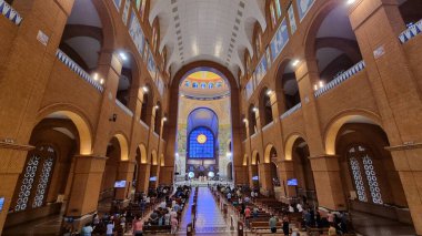 Din: Katoliklik: Aparecida Sığınağı 'nda inananların hareketi. 21 Eylül 2022, Aparecida, Sao Paulo, Brezilya: Sao Paulo 'daki Aparecida Sığınağı' nda 21 Eylül Çarşamba günü hareket).