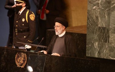 (İran Başkanı Seyyid Ethe Raisi New York 'taki 77. Birleşmiş Milletler Genel Kurulu' nda konuşma yapıyor. 20 Eylül 2022, New York, ABD: İran Cumhurbaşkanı Seyyid Ethe Raisi 77. Birleşmiş Milletler Genel Kurulu 'nda konuşma yaptı 