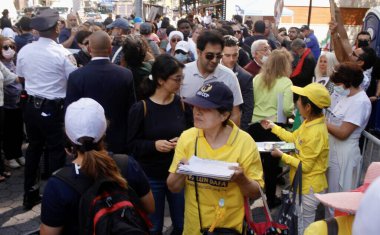 İranlılar, New York 'taki 77. Birleşmiş Milletler Genel Kurulu sırasında protesto eylemi yaptılar. 20 Eylül 2022, New York, ABD: Birçok İranlı, başkanlık konuşmaları sırasında New York 'taki 77. Birleşmiş Milletler Genel Kurulu sırasında protesto gösterileri yaparken görüldü. 