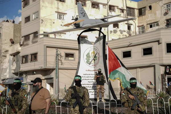 在加沙发生的事件中 哈马斯的军事部门卡萨姆旅 2022年9月21日 巴勒斯坦 哈马斯军事部门卡萨姆旅周三 21日 举行了一个具有里程碑意义的仪式 展示了哈马斯无人驾驶飞机Shihab的一个模型 — 图库照片