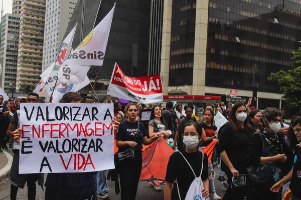상파울루에서 간호사들 시위를 벌이고 2022 브라질 상파울루 간호사 파업중인 전문가들 — 스톡 사진