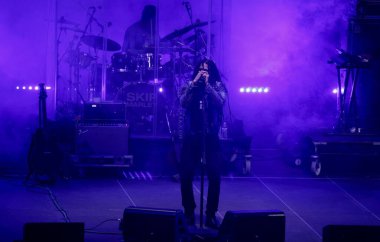 Skip MARLEY, Central Park Lawn 'daki Summer Stage' de canlı performans sergiliyor. 26 Eylül 2022, New York, ABD: SKIP MARLEY, merhum Bob Marley 'in torunu, Central Park Çimenlik Vakfı' nda canlı performans sergiliyor. 