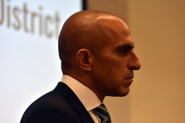Kripto para birimi tartışması ve Kongre 'nin dijital ekonomiye daha fazla kesinlik getirmek için attığı adımlar. 27 Eylül 2022. Mahwah, New Jersey, ABD: ABD Kongre Üyesi Josh Gottheimer (D) ve CFTC Başkanı Rostin Behnam 