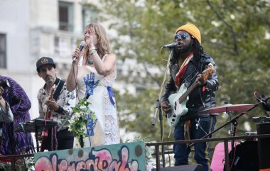 Abracadabra Trip Central Park 'ta canlı performans sergiliyor. 27 Eylül 2022, New York, ABD: Abrakadabra Gezisi, ikonik simgeleri ve parkları canlı müzik eşliğinde keşfeden unutulmaz bir doğa olayıdır.