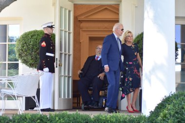 (ABD Başkanı ve First Lady Joe ve Jill Biden, Beyaz Saray 'da Engelliler Yasası ve Onur Ayı' nı kutlamak için demeç verdiler. 28 Eylül 2022, Washington, D.C., ABD