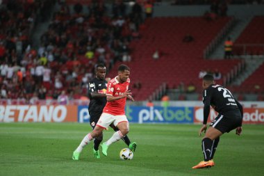 Brezilya Futbol Şampiyonası: Uluslararası Red Bull Bragantino 'ya karşı. 28 Eylül 2022, Porto Alegre, Rio Grande do Sul, Brezilya: Brezilya Futbol Şampiyonası 'nın 28. turu için geçerli olan Internacional ve Red Bull Bragantino arasındaki futbol maçı
