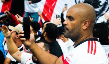 Sudamericana Futbol Kupası 2022 - Final Sao Paulo 'ya karşı Independiente Del Valle. 28 Eylül 2022, Sao Paulo, Brezilya: Sao Paulo taraftarları, 28 Eylül Çarşamba günü Sao Paulo 'da, Barra Funda CT önünde takım heyetine veda ettiler.). 