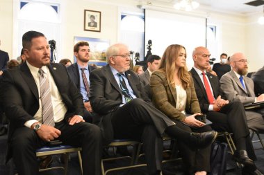 İç Güvenlik Komitesi New Jersey 'de Şiddete Karşı Mücadele Duruşması düzenliyor. 3 Ekim 2022. Teaneck Belediye Binası, Teaneck, New Jersey, ABD. 