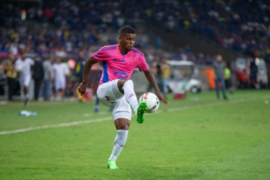 Brezilya Futbol Şampiyonası - İkinci Lig Cruzeiro Ituano 'ya karşı. 5 Ekim 2022 'de, Cruzeiro ile Ituano arasındaki futbol maçı, Brezilya Futbol Şampiyonası' nın 33. turu için geçerli - İkinci Lig, Belo Horizonte 'deki Mineirao Stadyumu' nda yapıldı.