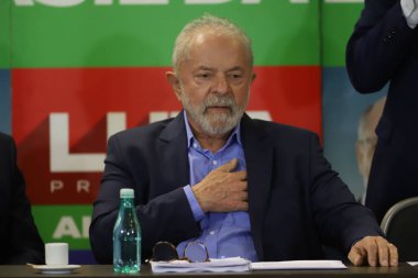 Eski Cumhurbaşkanı Lula, Brezilya 'daki ikinci tur seçimleri desteklemek üzere siyasi liderlerle bir araya geldi. 5 Ekim 2022, Sao Paulo, Brezilya: Eski Cumhurbaşkanı Luiz Inacio Lula da Silva, Brezilya İşçi Partisi Başkanlığı adayı