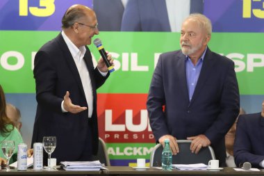 Eski Cumhurbaşkanı Lula, Brezilya 'daki ikinci tur seçimleri desteklemek üzere siyasi liderlerle bir araya geldi. 5 Ekim 2022, Sao Paulo, Brezilya: Eski Cumhurbaşkanı Luiz Inacio Lula da Silva, Brezilya İşçi Partisi Başkanlığı adayı