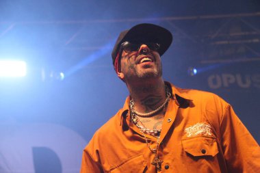 Curitiba 'da Rock Stüdyosu 2022' deki Fünye Konseri sırasında. 7 Ekim 2022, Curitiba, Parana, Brezilya: Live Curitiba 'da düzenlenen Itinerante Rock Session 2022 Festivali' nde vokalist Tico Santa Cruz tarafından gösterilen konser