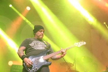 Curitiba 'da Rock Stüdyosu 2022' deki Fünye Konseri sırasında. 7 Ekim 2022, Curitiba, Parana, Brezilya: Live Curitiba 'da düzenlenen Itinerante Rock Session 2022 Festivali' nde vokalist Tico Santa Cruz tarafından gösterilen konser